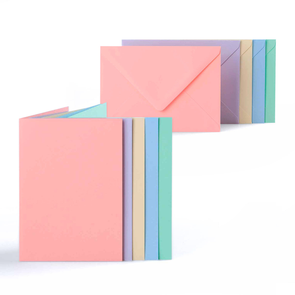 Gemengde pastelkleurige kaarten van 225 g/m² en bijpassende enveloppen van 100 g/m²