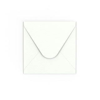 Witte envelop met hamerslagstructuur 110x100 mm