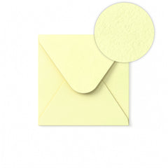 Ivoorkleurige Envelop met Hamerslagstructuur 130 x 130 mm
