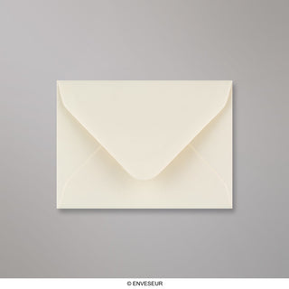 70x100 mm Ivoorwitte velijn envelop